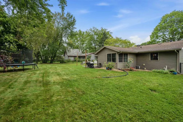 409 HYLAND DR