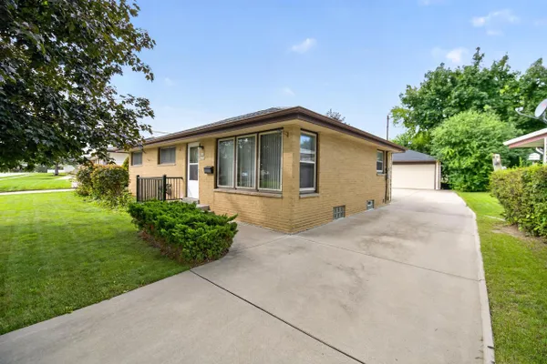 W149N8183 WINCHESTER ST