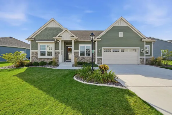 2935 YAHARA DR