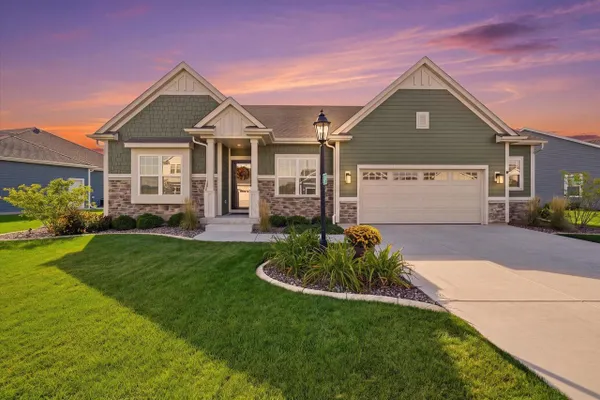 2935 YAHARA DR