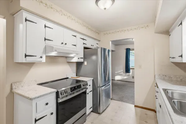 W53N849 CASTLE CT