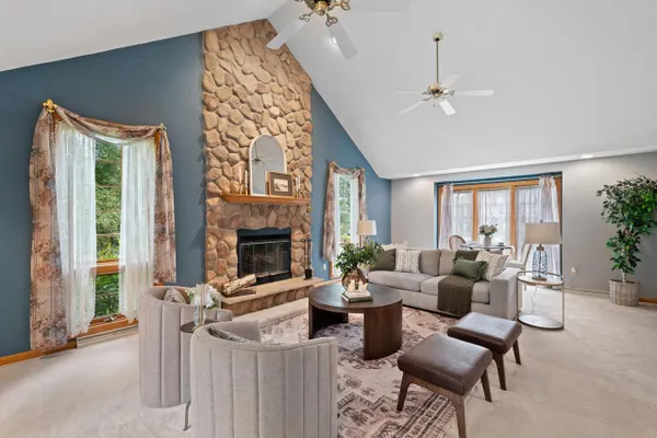 W299N1828 WINDRIDGE CT