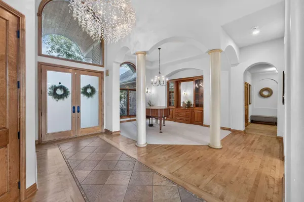 W213N5230 GOLFVIEW DR