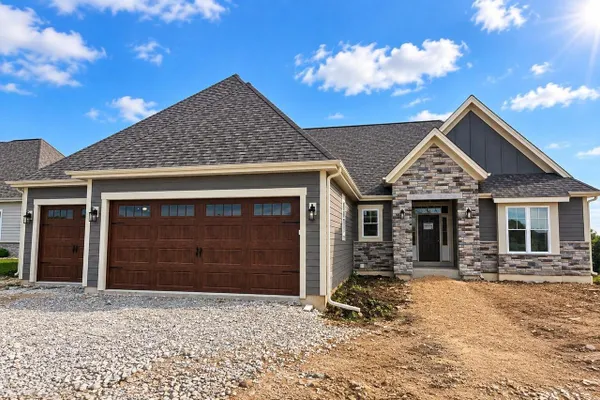 1607 SAUK TRL