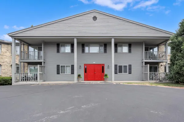 7234 N GREEN BAY AVE 208