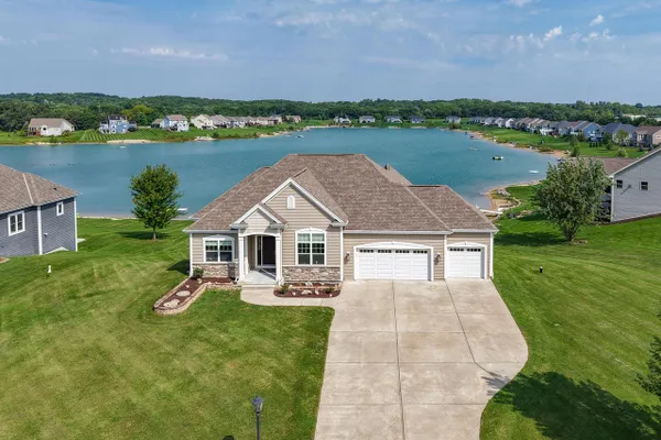 S86W22620 LAKE PARK DR