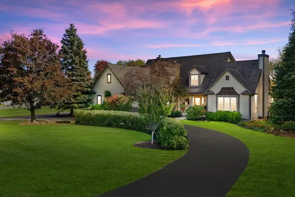 W299N1828 WINDRIDGE CT