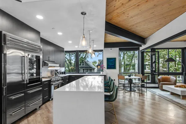 211 S HENRY ST 201