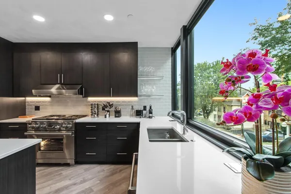 211 S HENRY ST 201