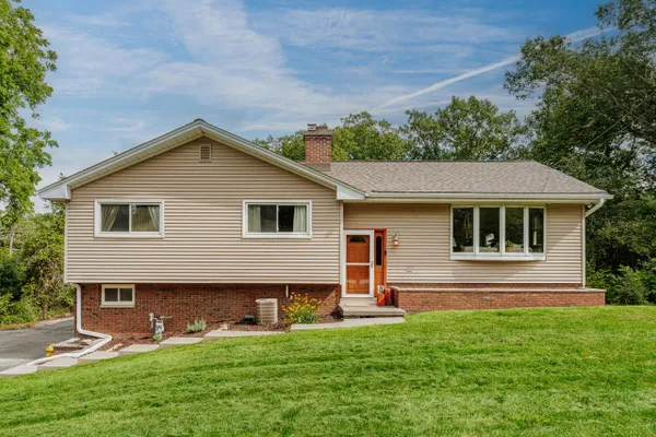 228 N SAWYER RD