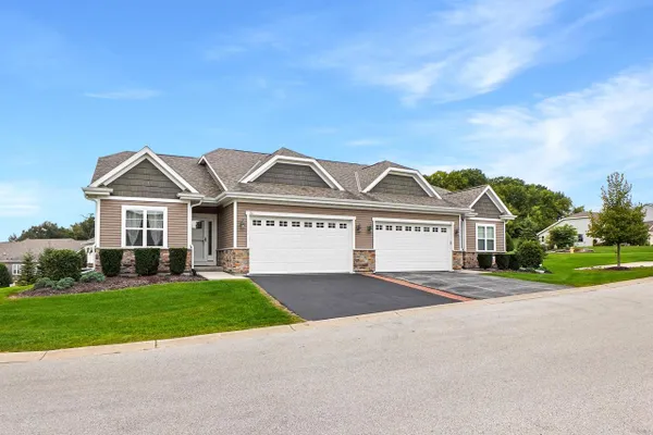 731 KEYSTONE DR 806