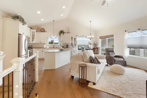 731 KEYSTONE DR 806