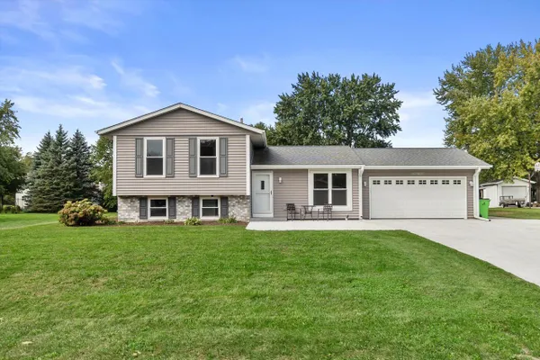 W208S10489 N KAREN CT