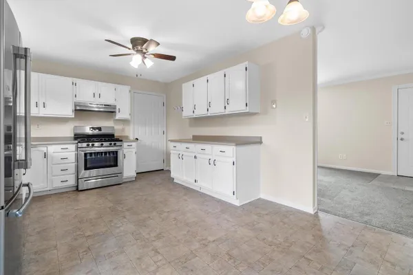 W208S10489 N KAREN CT