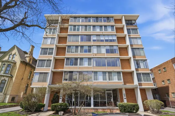 1409 N PROSPECT AVE 102
