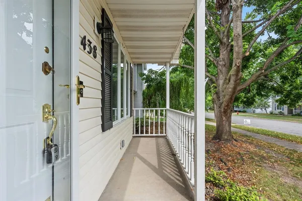 438 CHERRY HILL DR