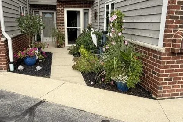 240 MARINA CT 17