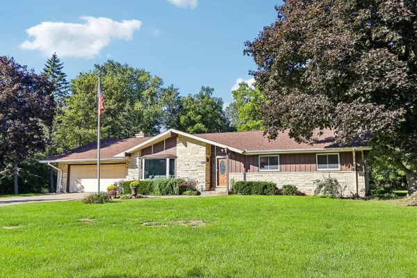 1555 VALLEY RIDGE DR