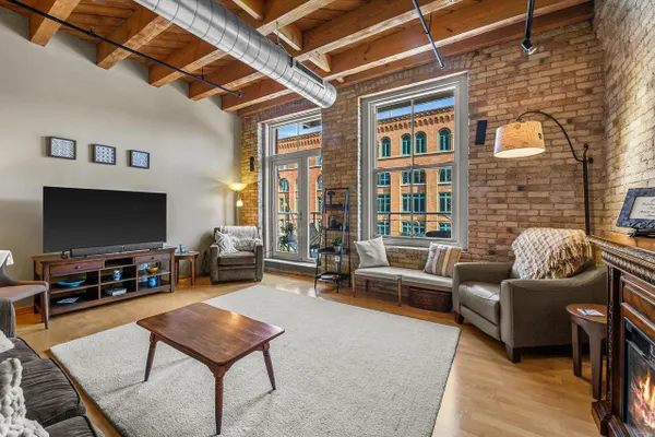 191 N BROADWAY 308
