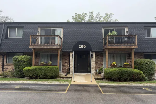 205 WILLIAMS ST 7