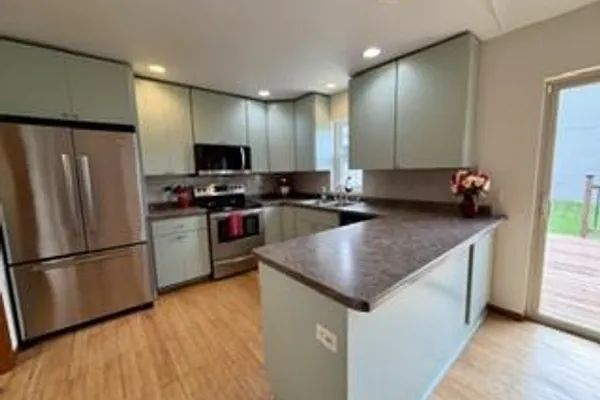 146 RUSTIC DR