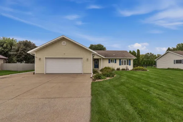 N4445 HICKORY RD