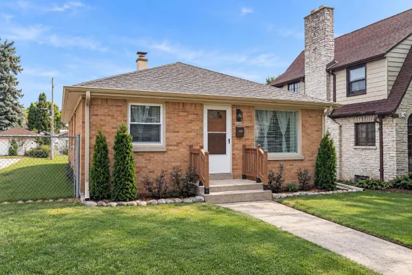 6114 W LEON TER
