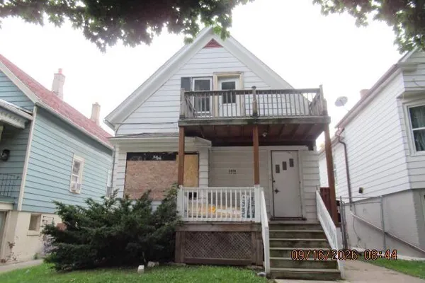 2424 W MAPLE ST