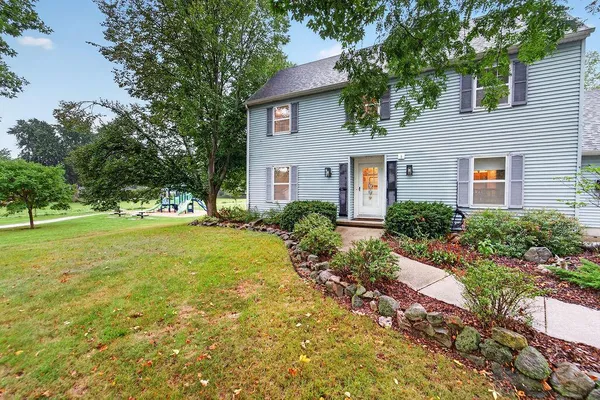 1001 W BLACKHAWK DR