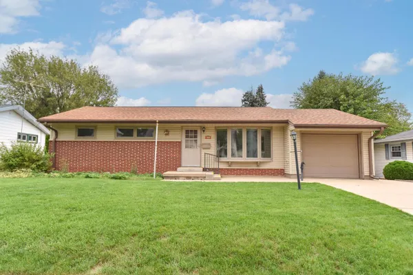 722 SUMMIT AVE