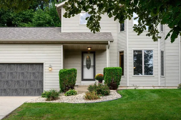 213 YARROW HILL DR