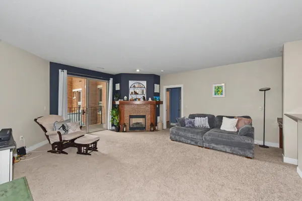 15295 LIBRARY LN 213
