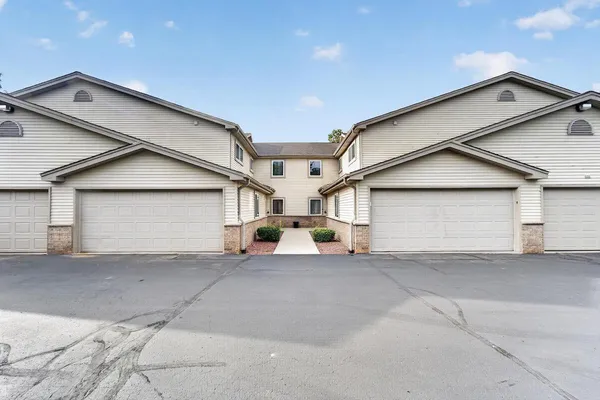 850 EVERGREEN DR 3