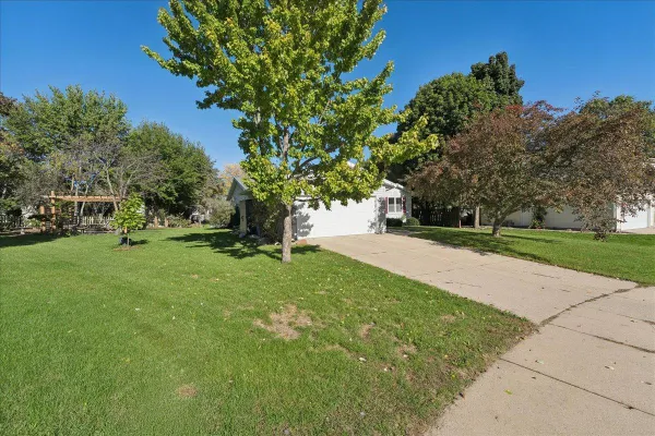 431 THOMAS CT