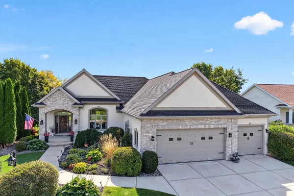328 VISTA CIR