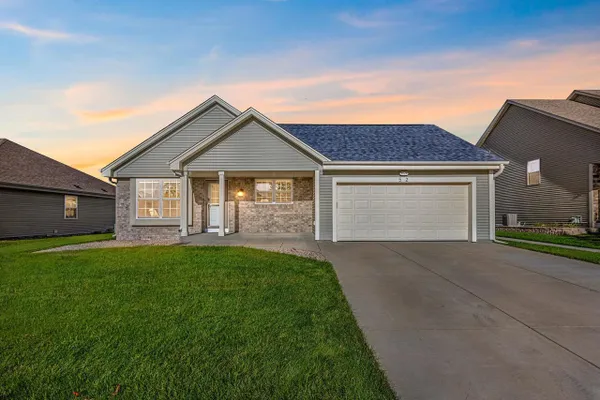 52 RUSHMORE LN