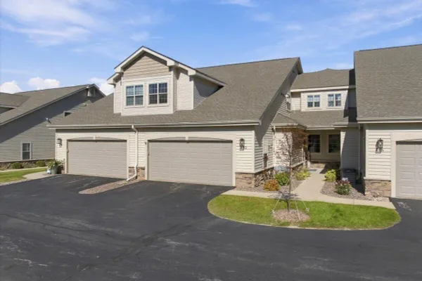 542 CEDAR BLUFFS WAY