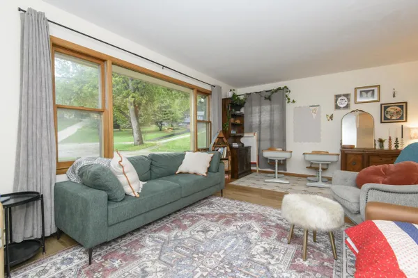 606 LEE CT