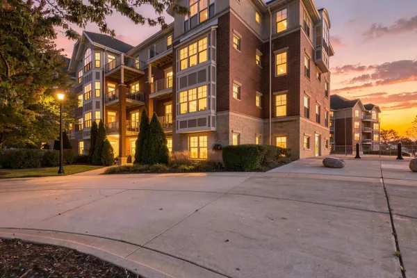 4120 S LAKE DR 453