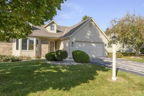 N98W18030 BRAMBLEWOOD CT D-55