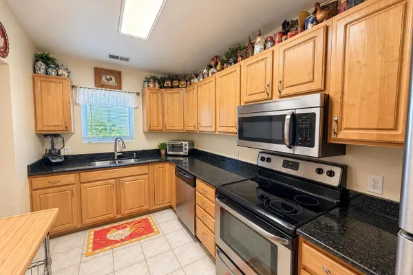 102 PRAIRIE HEIGHTS DR 306
