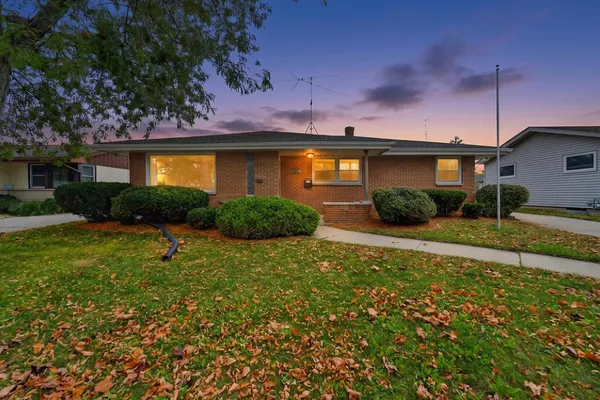 1026 MONTCLAIR DR