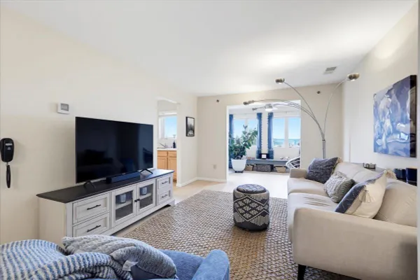 102 PRAIRIE HEIGHTS DR 405