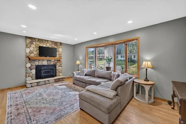 3015 MARVIN CT