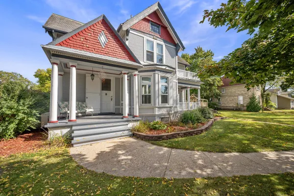 232 N W AVE