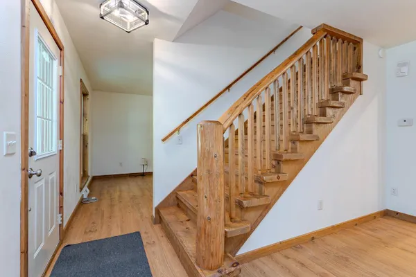 4561 HARDWOOD LN