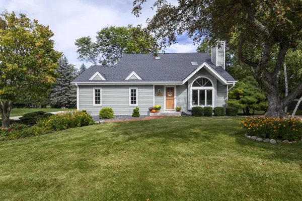W235N7102 PRAIRIE LN
