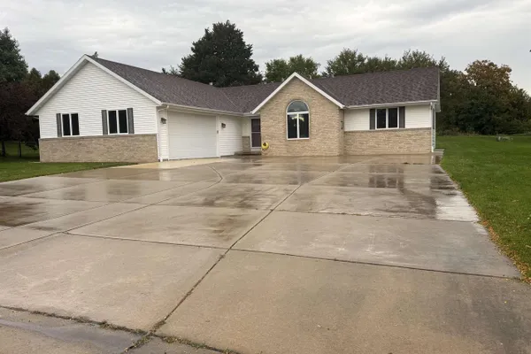 1204 NAVAHO CT