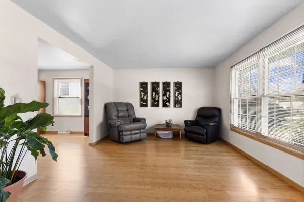 429 W APPLE TREE RD