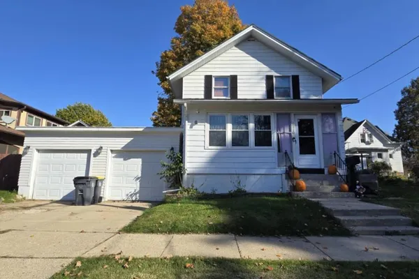 1110 22ND AVE